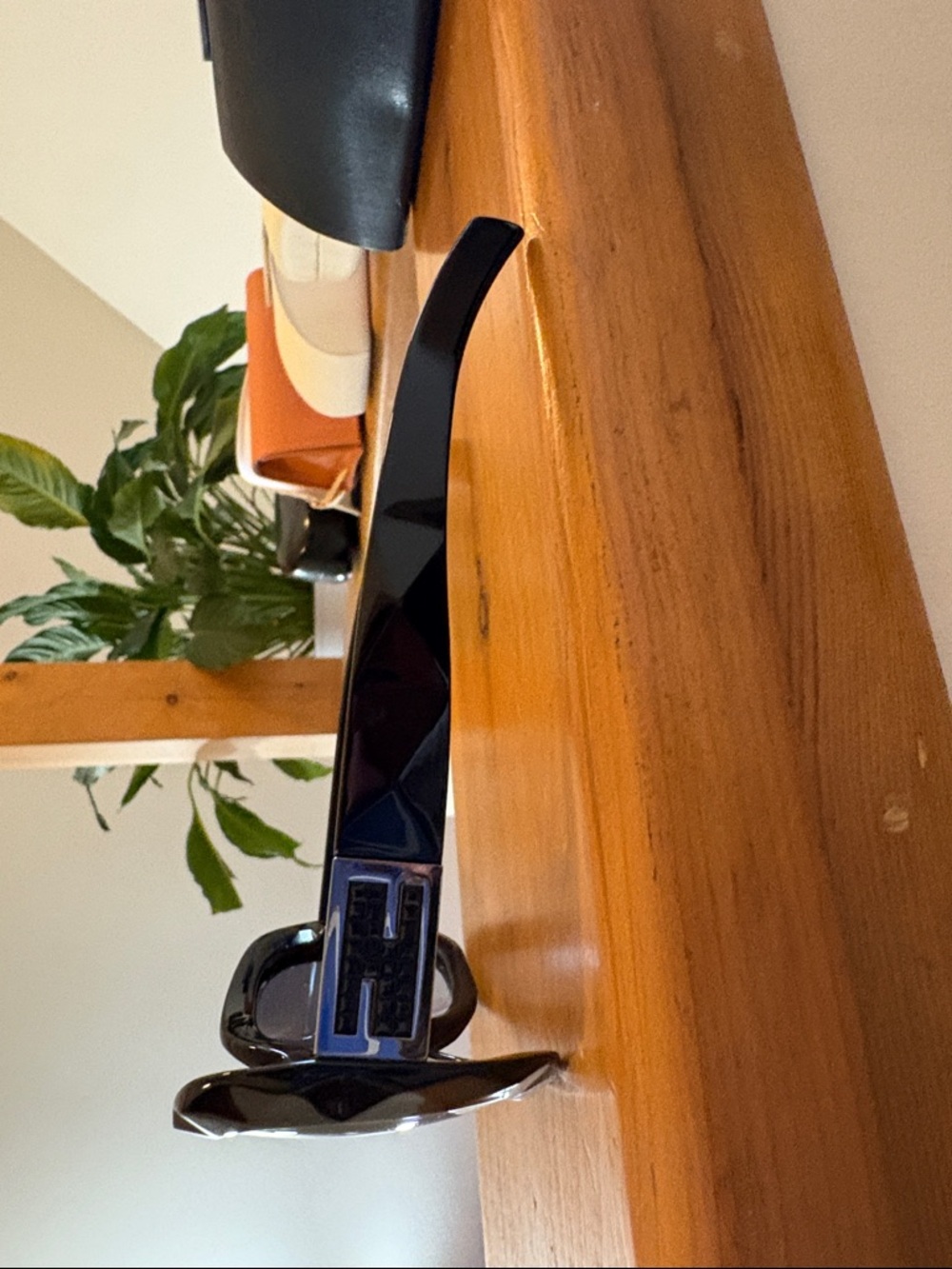 Fendi Oversized Women's Sunglasses - Black - Picture 2 of 7